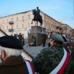 19.03.2021. Kielce. Plac Wolności. Pomnik Józefa Piłsudskiego. Uroczystości z okazji imienin Marszałka / Wiktor Taszłow / Radio Kielce
