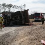 23.03.2021. Lasków. Wypadek na trasie Jędrzejów - Małogoszcz / Wiktor Taszłow / Radio Kielce