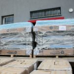 23.03.2021. Kielce. Wojewoda przekazuje sprzęt medyczny szpitalom / Wiktor Taszłow / Radio Kielce