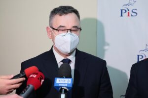 25.03.2021. Kielce. Konferencja Prawa i Sprawiedliwości. Na zdjęciu: Sławomir Kopacz - wójt Bielin / Wiktor Taszłow / Radio Kielce