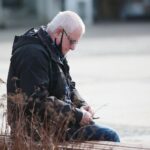 24.02.2021. Kielce. Ludzie nie zakrywaja nosa i ust / Wiktor Taszłow / Radio Kielce