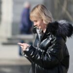 24.02.2021. Kielce. Ludzie nie zakrywaja nosa i ust / Wiktor Taszłow / Radio Kielce