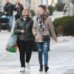 24.02.2021. Kielce. Ludzie nie zakrywaja nosa i ust / Wiktor Taszłow / Radio Kielce