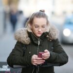 24.02.2021. Kielce. Ludzie nie zakrywaja nosa i ust / Wiktor Taszłow / Radio Kielce