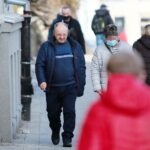 24.02.2021. Kielce. Ludzie nie zakrywaja nosa i ust / Wiktor Taszłow / Radio Kielce