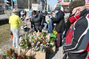 27.03.2021. Kielce. Dekoracje świąteczne na bazarze / Wiktor Taszłow / Radio Kielce