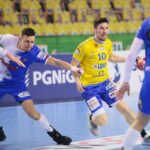 27.03.2021. Kielce. Mecz 18. kolejki PGNiG Superligi. Łomża Vive - MMTS Kwidzyn. Na zdjęciu: Alex Dujszebajew / Wiktor Taszłow / Radio Kielce