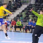 27.03.2021. Kielce. Mecz 18. kolejki PGNiG Superligi. Łomża Vive - MMTS Kwidzyn. Na zdjęciu (z lewej): Angel Fernandez Perez / Wiktor Taszłow / Radio Kielce