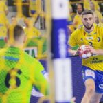 27.03.2021. Kielce. Mecz 18. kolejki PGNiG Superligi. Łomża Vive - MMTS Kwidzyn. Na zdjęciu: Branko Vujović / Wiktor Taszłow / Radio Kielce