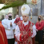 28.03.2021. Kielce. Niedziela Palmowa. Msza św. w bazylice katedralnej. Na zdjęciu: biskup Marian Florczyk / Wiktor Taszłow / Radio Kielce