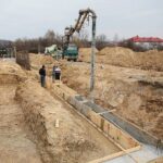 29.03.2021. Nowa Słupia. Budowa Parku Dziedzictwa Gór Świętokrzyskich / Wiktor Taszłow / Radio Kielce