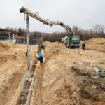 29.03.2021. Nowa Słupia. Budowa Parku Dziedzictwa Gór Świętokrzyskich / Wiktor Taszłow / Radio Kielce