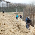 29.03.2021. Nowa Słupia. Budowa Parku Dziedzictwa Gór Świętokrzyskich / Wiktor Taszłow / Radio Kielce