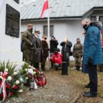 01.03.2021. Kielce. Cmentarz na Piaskach. Obchody Narodowego Dnia Pamięci Żołnierzy Wyklętych. Na zdjęciu: Zbigniew Koniusz - wojewoda świętokrzyski / Wiktor Taszłow / Radio Kielce