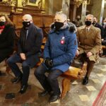 01.03.2021. Kielce. Uroczysta msza święta z okazji Narodowego Dnia Pamięci "Żołnierzy Wyklętych". Na zdjęciu (od lewej): Agata Wojtyszek - poseł, Rafał Nowak - wicewojewoda świętokrzyski, Zbigniew Koniusz - wojewoda świętokrzyski / Wiktor Taszłow / Radio Kielce