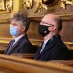 01.03.2021. Kielce. Uroczysta msza święta z okazji Narodowego Dnia Pamięci "Żołnierzy Wyklętych". Na zdjęciu ( od lewej): Krzysztof Słoń - senator, Piotr Wawrzyk - wiceminister spraw zagranicznych / Wiktor Taszłow / Radio Kielce