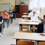 04.03.2021. Kielce. IV Liceum Ogólnokształcące w Kielcach. Próbna matura z matematyki / Wiktor Taszłow / Radio Kielce