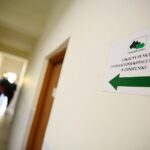 04.03.2021. Chmielnik. Nowa siedziba filii Wydziału Komunikacji i Transportu Starostwa Powiatowego w Kielcach oraz Lokalnego Punktu Informacyjno - Konsultacyjnego Powiatowego Urzędu Pracy w Kielcach / Wiktor Taszłow / Radio Kielce