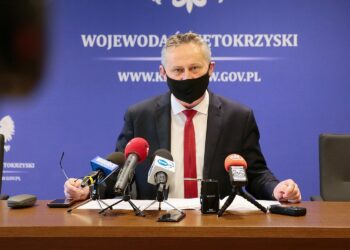 04.03.2021. Kielce. Konferencja prasowa. Na zdjęciu: Zbigniew Koniusz - wojewoda świętokrzyski / Wiktor Taszłow / Radio Kielce