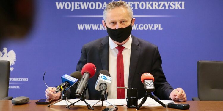 04.03.2021. Kielce. Konferencja prasowa. Na zdjęciu: Zbigniew Koniusz - wojewoda świętokrzyski / Wiktor Taszłow / Radio Kielce