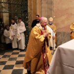 08.03.2021. Jędrzejów. Msza święta, w trakcie której poświęcona została kaplica bł. Wincentego Kadłubka. Na zdjęciu: abp Marek Jędraszewski, metropolita krakowski / Wiktor Taszłow / Radio Kielce