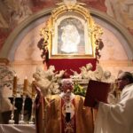 08.03.2021. Jędrzejów. Msza święta, w trakcie której poświęcona została kaplica bł. Wincentego Kadłubka. Na zdjęciu: abp Marek Jędraszewski, metropolita krakowski / Wiktor Taszłow / Radio Kielce