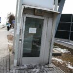 09.03.2021. Kielce. Windy znajdujące się przy kładce łączącej osiedle Bocianek z Galerią Echo / Wiktor Taszłow / Radio Kielce