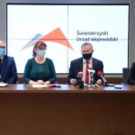 urzędzie wojewódzkim, Anna Król - pełnomocnik wojewody ds. rodziny, Zbigniew Koniusz - wojewoda świętokrzyski, Ewa Kopolovets - dyrektor wydziału polityki społecznej i zdrowia w