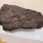 12.03.2021. Kielce. Muzeum Historii Kielc. Wystawa „Meteoryty ze zbiorów Krzysztofa Sochy – Sala dla Kolekcjonera” / Wiktor Taszłow / Radio Kielce