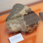 12.03.2021. Kielce. Muzeum Historii Kielc. Wystawa „Meteoryty ze zbiorów Krzysztofa Sochy – Sala dla Kolekcjonera” / Wiktor Taszłow / Radio Kielce