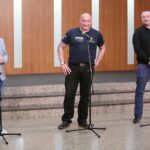 12.03.2021. Kielce. Konferencja prasowa dotycząca leczenia Hani Terleckiej. Na zdjęciu (od lewej): Grzegorz Prokop, Marcin Najman - były bokser i zawodnik MMA, Bartłomiej Terlecki - ojciec Hani / Wiktor Taszłow / Radio Kielce