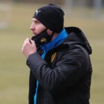 14.03.2021. Kielce. Mecz 24. kolejki III ligi: Korona II Kielce - Wisła Puławy. Na zdjęciu: Mariusz Arczewski - drugi trener Korony II Kielce / Wiktor Taszłow / Radio Kielce