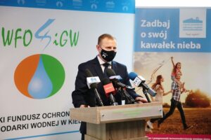 15.03.2021. Kielce. Ogłoszenie przez WFOŚiGW konkursu dla gmin i szkół "Czyste Świętokrzyskie". Na zdjęciu: Ryszard Gliwiński - prezes WFOŚiGW / Wiktor Taszłow / Radio Kielce