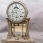 27.03.2021 Jędrzejów. Muzeum im. Przypkowskich. Zegar mechaniczny, kominkowy. Wykonał go Antoni Chęciński we Wrocławiu w 1797 roku / Marta Gajda / Radio Kielce