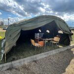 20.04.2021. Podzamcze. Punkt szczepień drive thru / Wiktor Taszłow / Radio Kielce