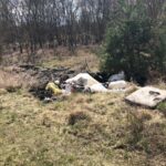 09.04.2021. Hajdaszek. Dzikie wysypisko śmieci / słuchaczka Radia Kielce