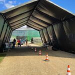 20.04.2021. Podzamcze. Punkt szczepień drive thru / Wiktor Taszłow / Radio Kielce