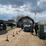 20.04.2021. Podzamcze. Punkt szczepień drive thru / Wiktor Taszłow / Radio Kielce