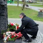 13.04.2021. Staszów. Obchody Dnia Pamięci Ofiar Zbrodni Katyńskiej / Urząd Miasta Staszów