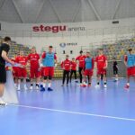 W piątym meczu eliminacji mistrzostw Europy piłkarzy ręcznych Polska zmierzy się w czwartek w Opolu ze Słowenią. Na zdjęciu: trening reprezentacji Polski / ZPRP