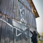 Deskal w Chrobrzu. Na zdjęciu: Arkadiusz Andrejkow / Spływy kajakowe Nidą Chroberz