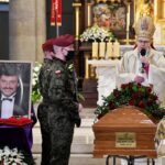 10.04.2021. Łódź. Bazylika Archikatedralna pw. św. Stanisława Kostki. Msza święta pogrzebowa Krzysztofa Krawczyka. Na zdjęciu: Bp Antoni Długosz / PAP/Grzegorz Michałowski