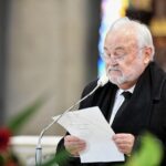 10.04.2021. Łódź. Bazylika Archikatedralna pw. św. Stanisława Kostki. Msza święta pogrzebowa Krzysztofa Krawczyka. Na zdjęciu: dziennikarz Andrzej Kosmala / PAP/Grzegorz Michałowski