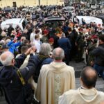 10.04.2021. Łódź. Bazylika Archikatedralna pw. św. Stanisława Kostki. Msza święta pogrzebowa Krzysztofa Krawczyka / PAP/Grzegorz Michałowski