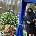 10.04.2021. Grotniki. Uroczystości pogrzebowe Krzysztofa Krawczyka. Na zdjęciu: premier Mateusz Morawiecki z żoną Iwoną Morawiecką / PAP/Grzegorz Michałowski