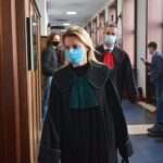 12.04.2021. Warszawa. Sąd Okręgowy. Prokurator Jan Drelewski oraz adwokat Joanna Broniszewska w drodze na posiedzenie ws. o przedłużenie aresztu podejrzanemu o korupcję Sławomirowi Nowakowi / PAP/Marcin Obara