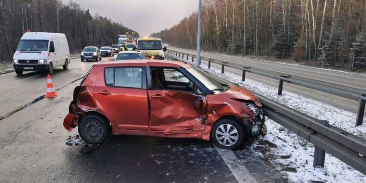 06.04.2021. Barcza. Zderzenie na S7 / Policja Świętokrzyska