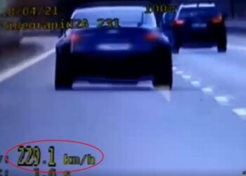 Mężczyzna jechał trasą S-7 z prędkością 229 km/h! / świętokrzyska policja