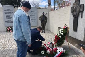 W Opolu odsłonięto i poświęcono pomnik ofiar zbrodni katyńskich / M. Matuszkiewicz / Radio Opole