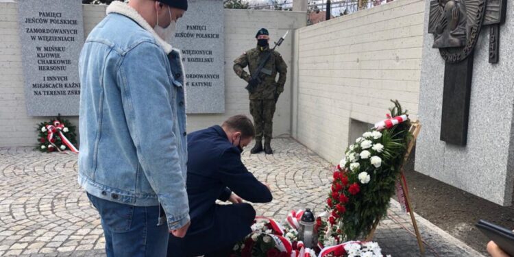 W Opolu odsłonięto i poświęcono pomnik ofiar zbrodni katyńskich / M. Matuszkiewicz / Radio Opole